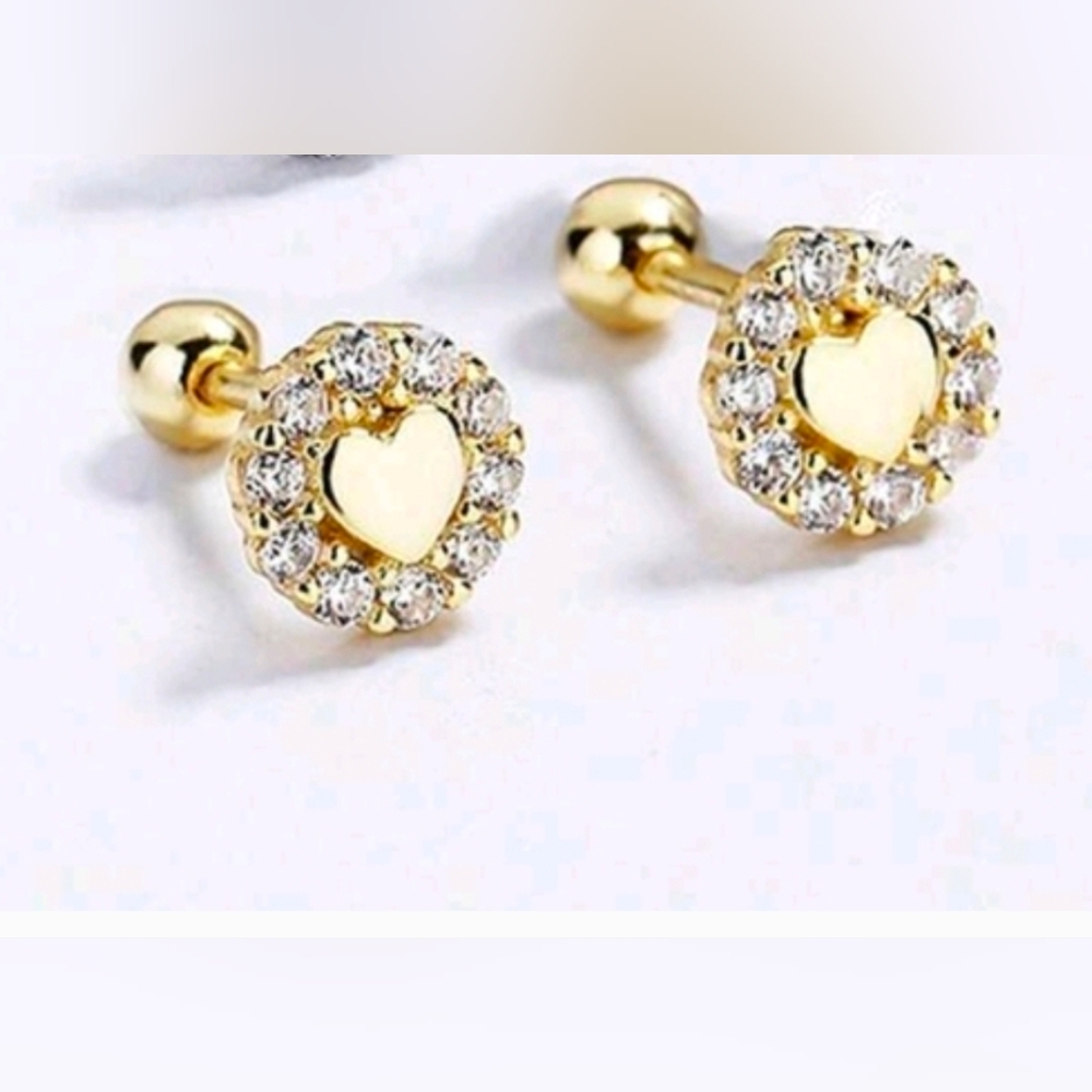 Luxurious Gold-plated Heart Stud Cubic Zirconia Gemstone Earrings for Women